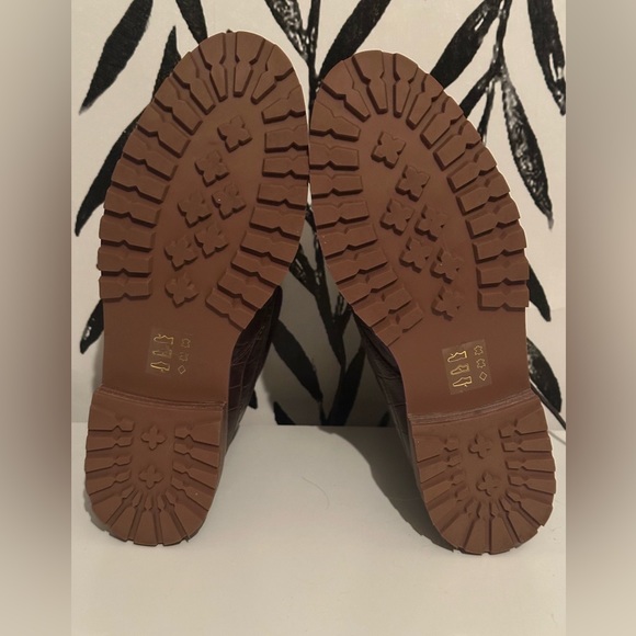 Madewell The Clair Lace-Up Boot in Croc Embossed Leather - Picture 3 of 4